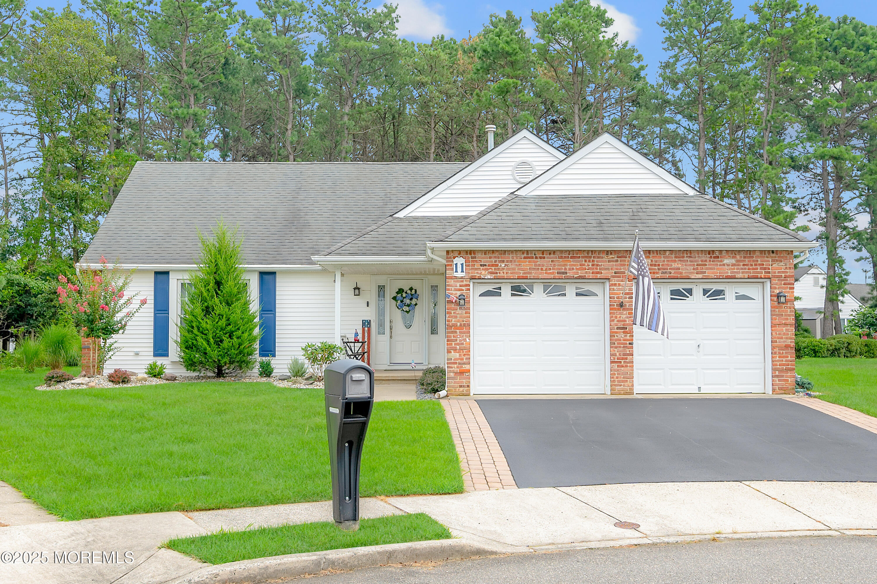 Property Photo: 11 Westgate Court NJ 08757