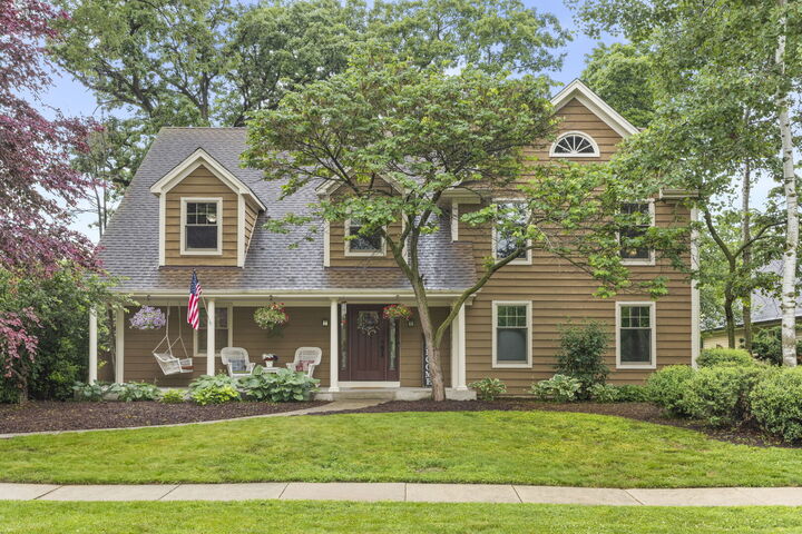 1310 Yorkshire Woods Court  Wheaton IL 60189 photo