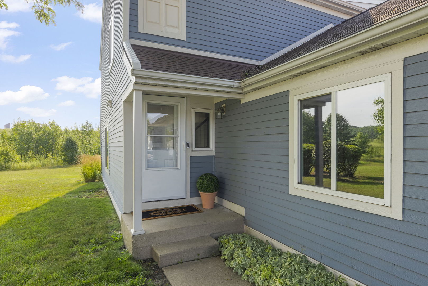 Property Photo: 2730 Yorkshire Court IL 60502