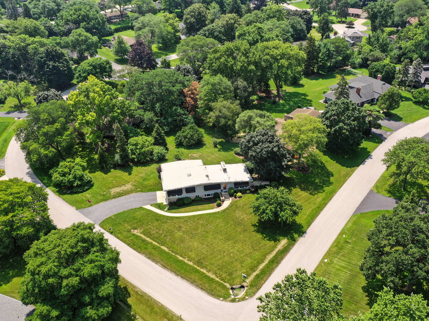 Property Photo:  347 Park Drive  IL 60067 