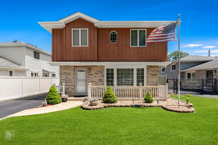 9607 Marion Avenue  Oak Lawn IL 60453 photo