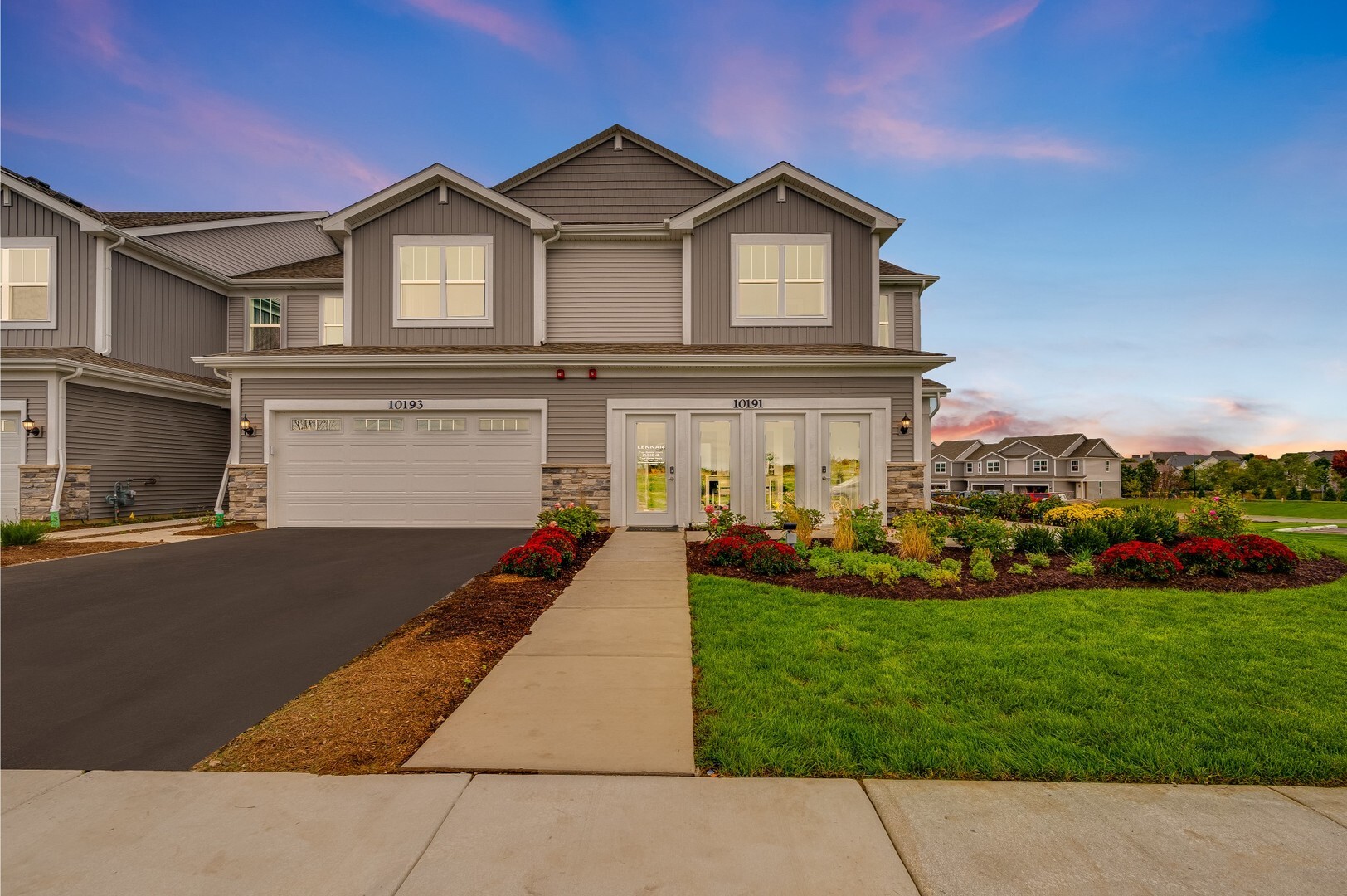 Property Photo:  442 Hathaway Lane  IL 60543 
