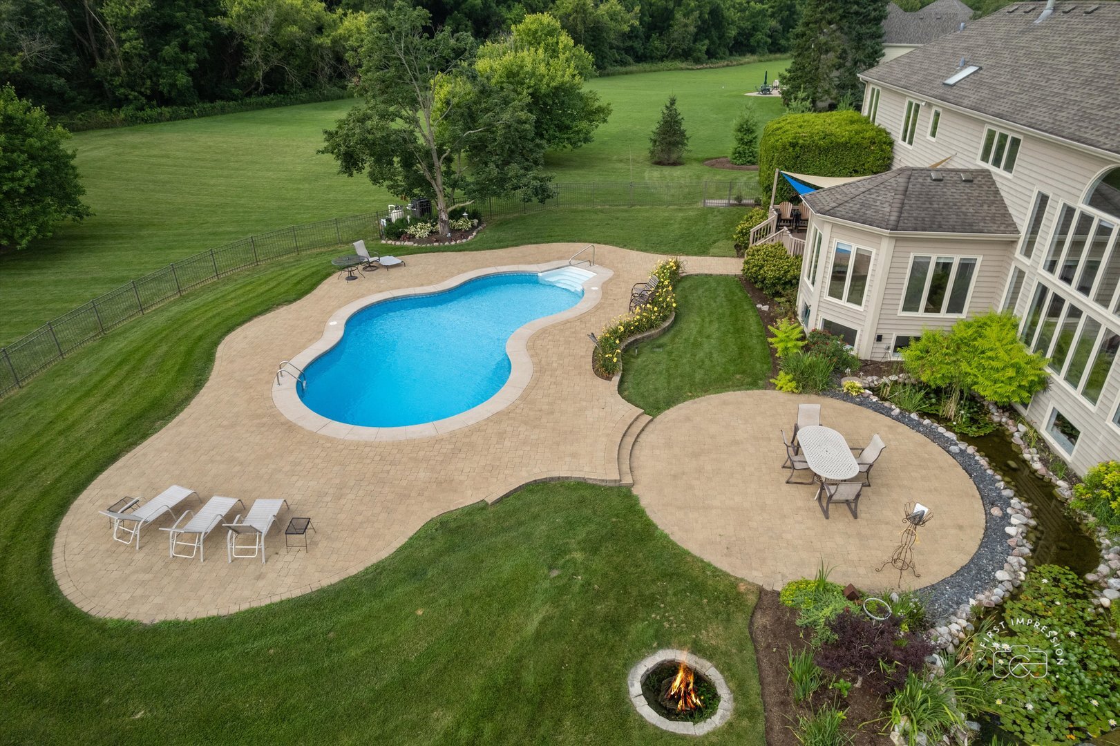 Property Photo: 6N583 Promontory Court IL 60175