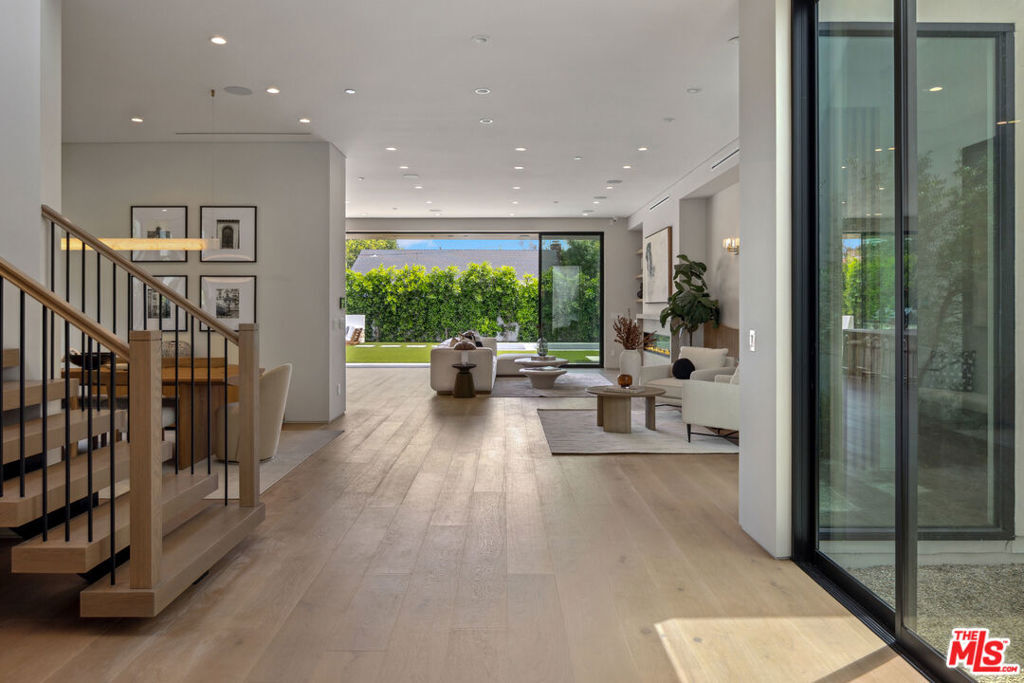 Property Photo: 11752 Blix Street CA 91607