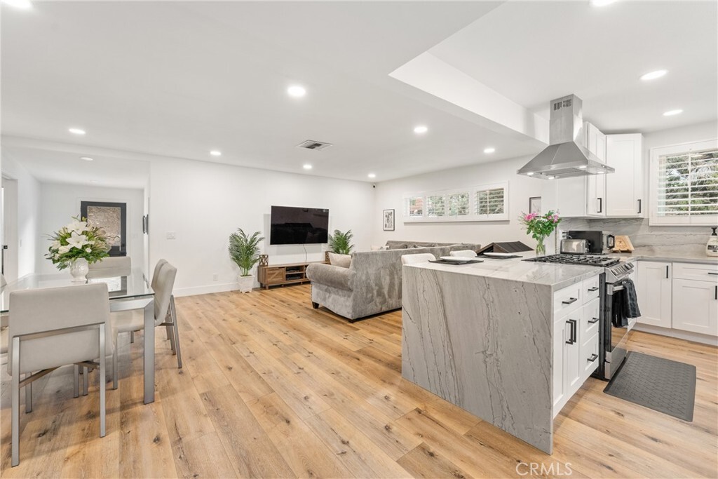 Property Photo:  4743 Topanga Canyon Boulevard  CA 91364 