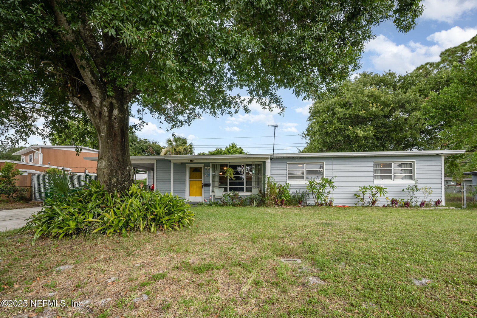 Property Photo: 1212 Purdue Way FL 32922