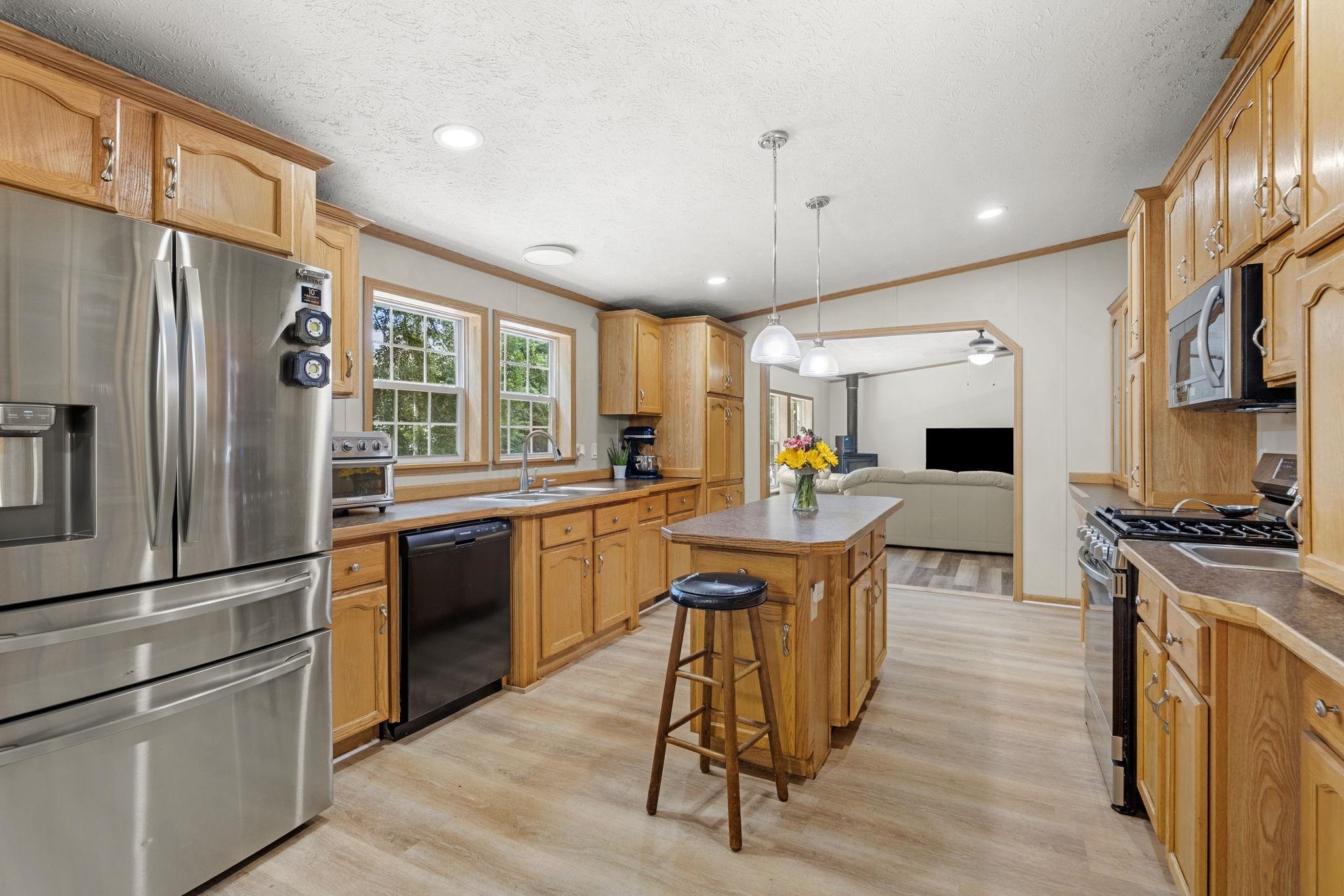 Property Photo: 170 Ponemah Hill Road NH 03055