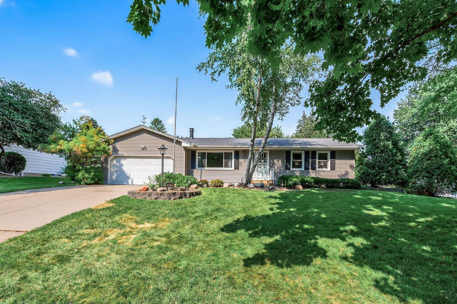 Property Photo:  10019 Morris Road  MN 55437 