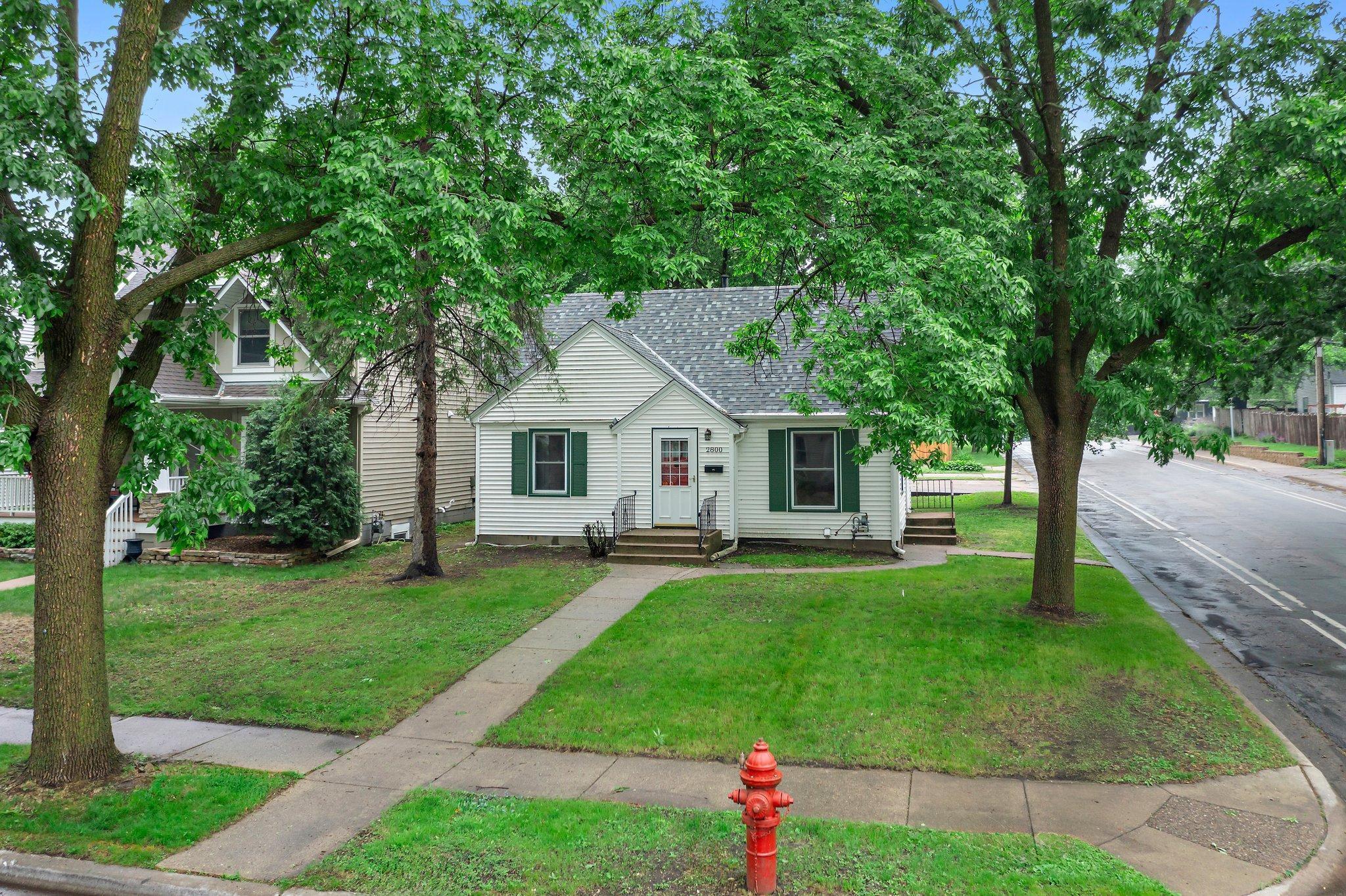 Property Photo:  2800 Georgia Avenue S  MN 55426 