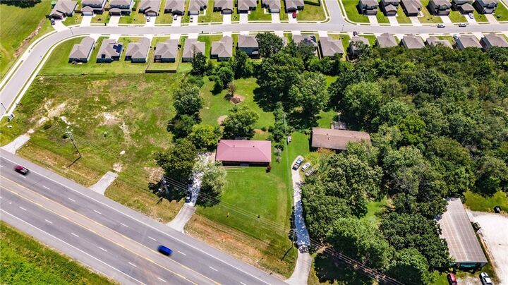 Property Photo: 3411 E Heritage Parkway AR 72730