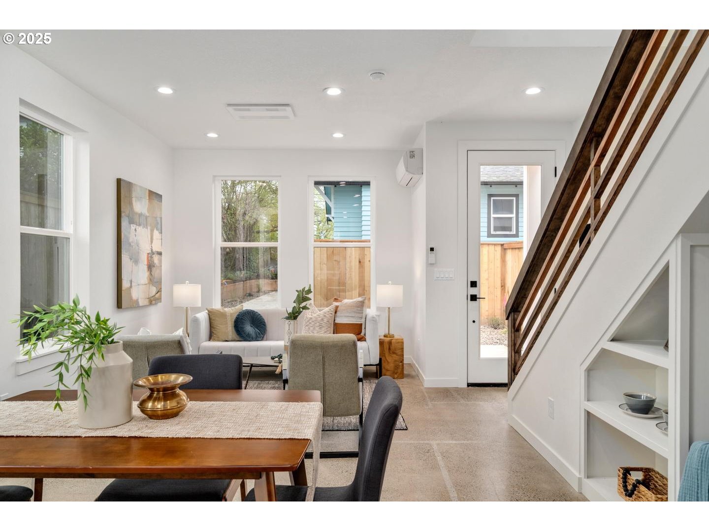 Property Photo:  4438 SE Henry St B  OR 97206 