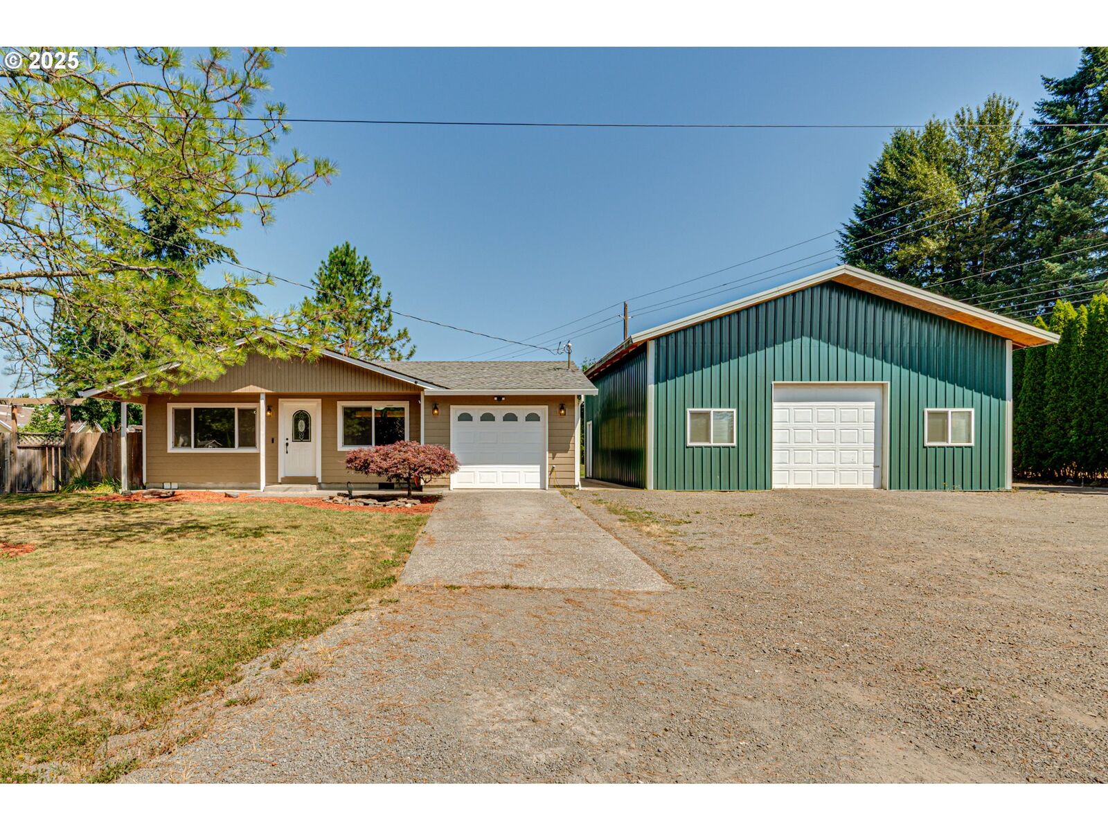 Property Photo: 102 W Humphrey St WA 98675