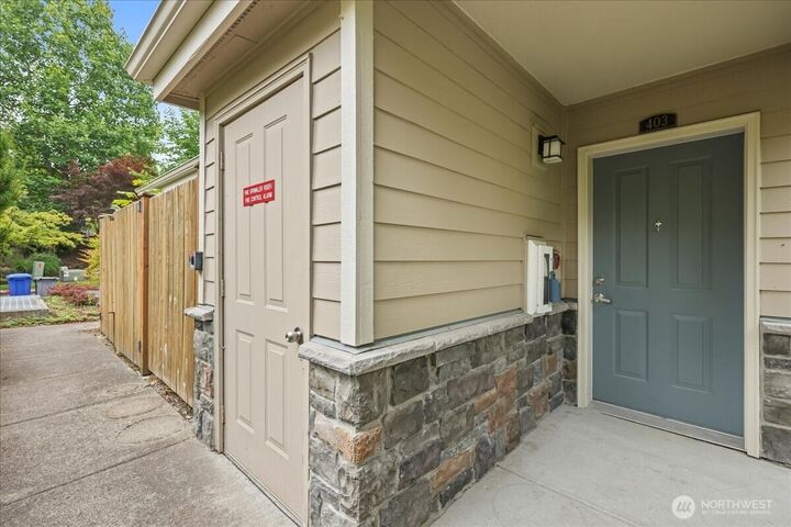 Property Photo: 4321 Issaquah Pine Lake Road SE 403 WA 98075