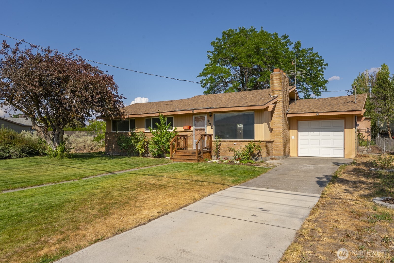 Property Photo: 272 D Street SE WA 98823