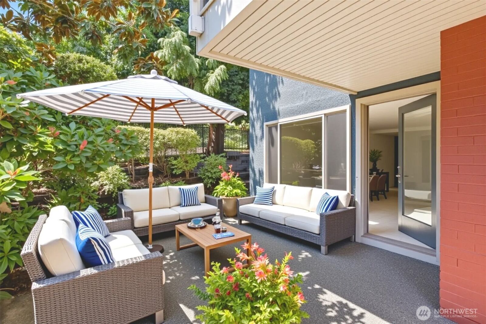 Property Photo: 1730 Taylor Avenue N 201 WA 98109