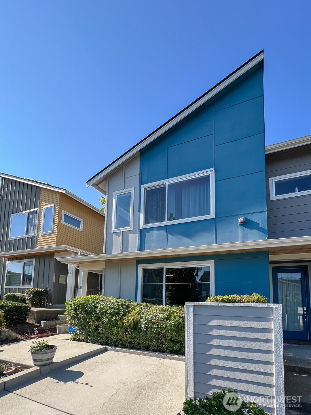 Property Photo:  826 SW 96th Place  WA 98106 