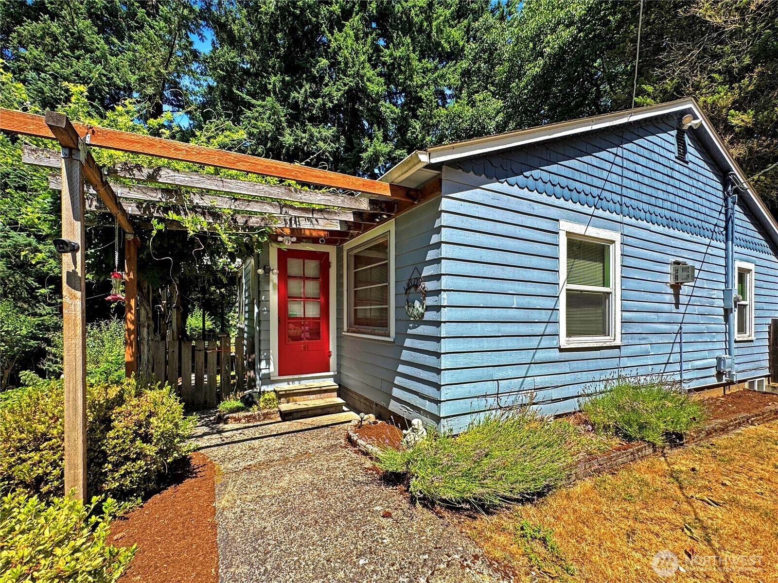 Property Photo: 701 NE 117th Street WA 98685