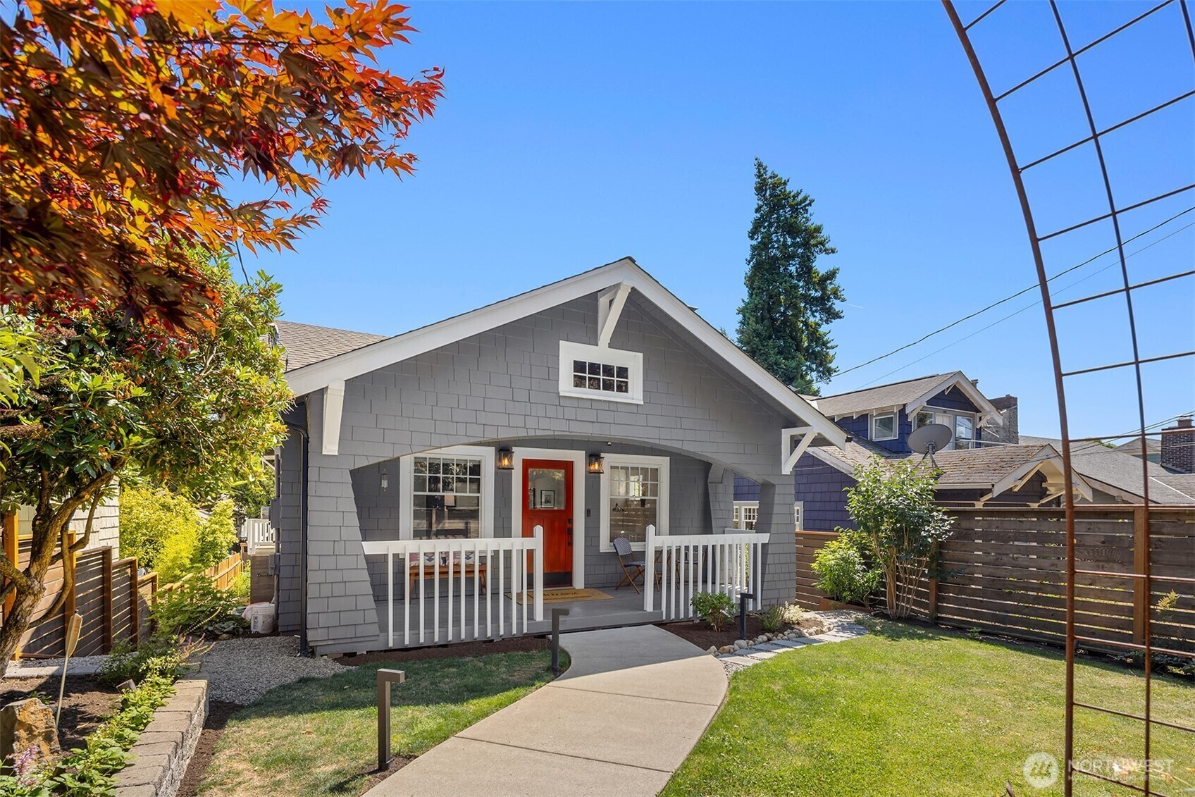 Property Photo:  7546  Roosevelt Way NE  WA 98115 