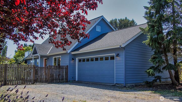 Property Photo: 407 26th Street WA 98368