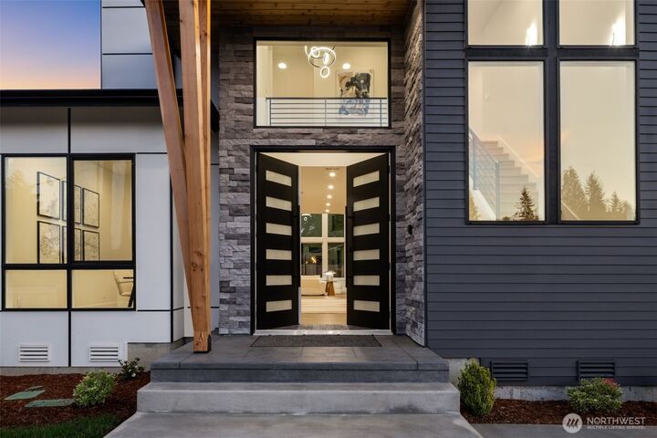 Property Photo: 17109 NE 16th Place WA 98008