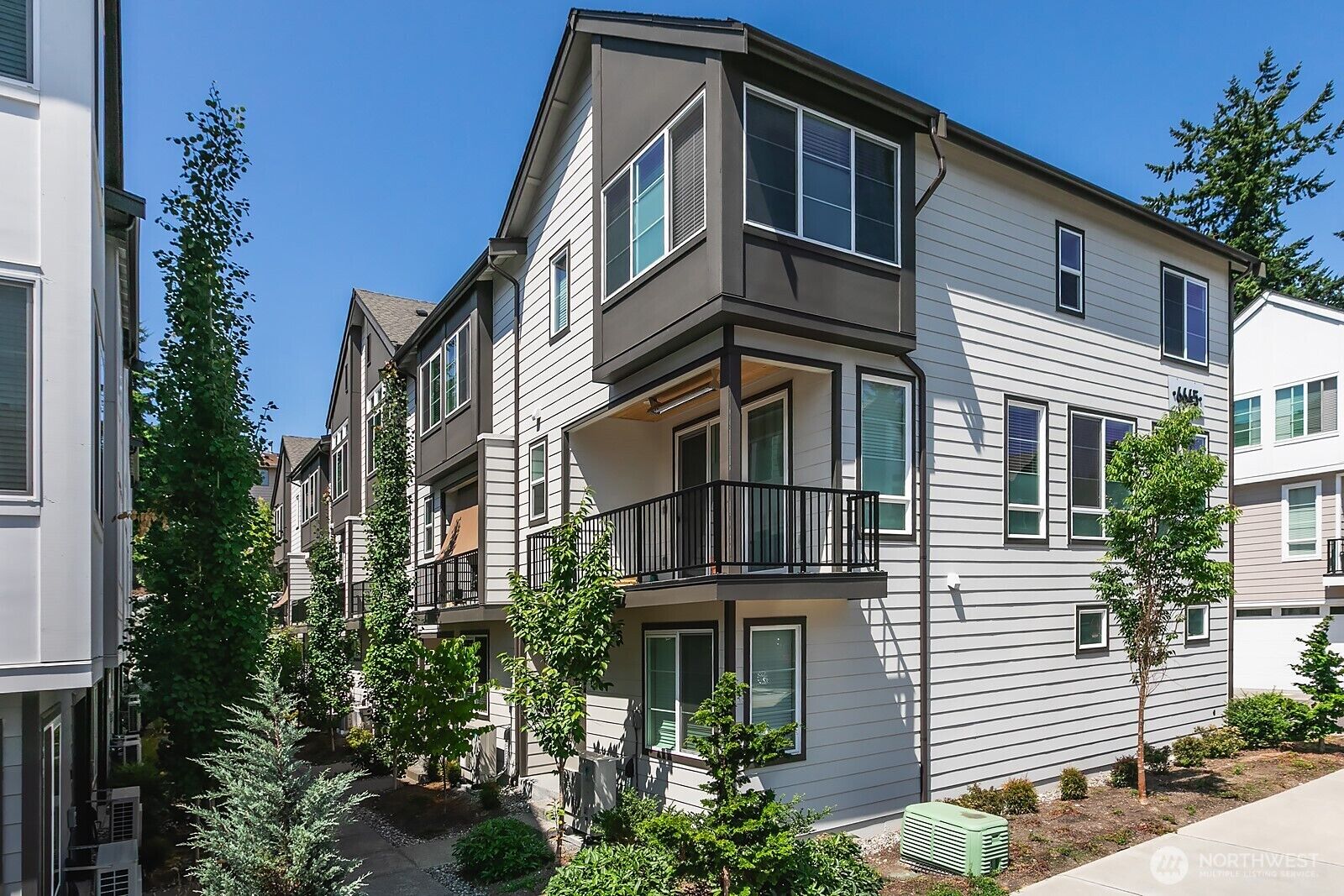 Property Photo: 6645 NE 189th Court 3 WA 98012