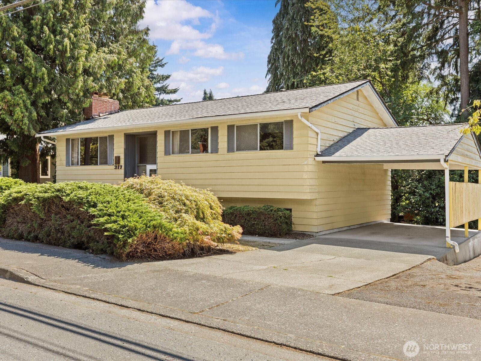 Property Photo:  317 S 116th Street  WA 98168 