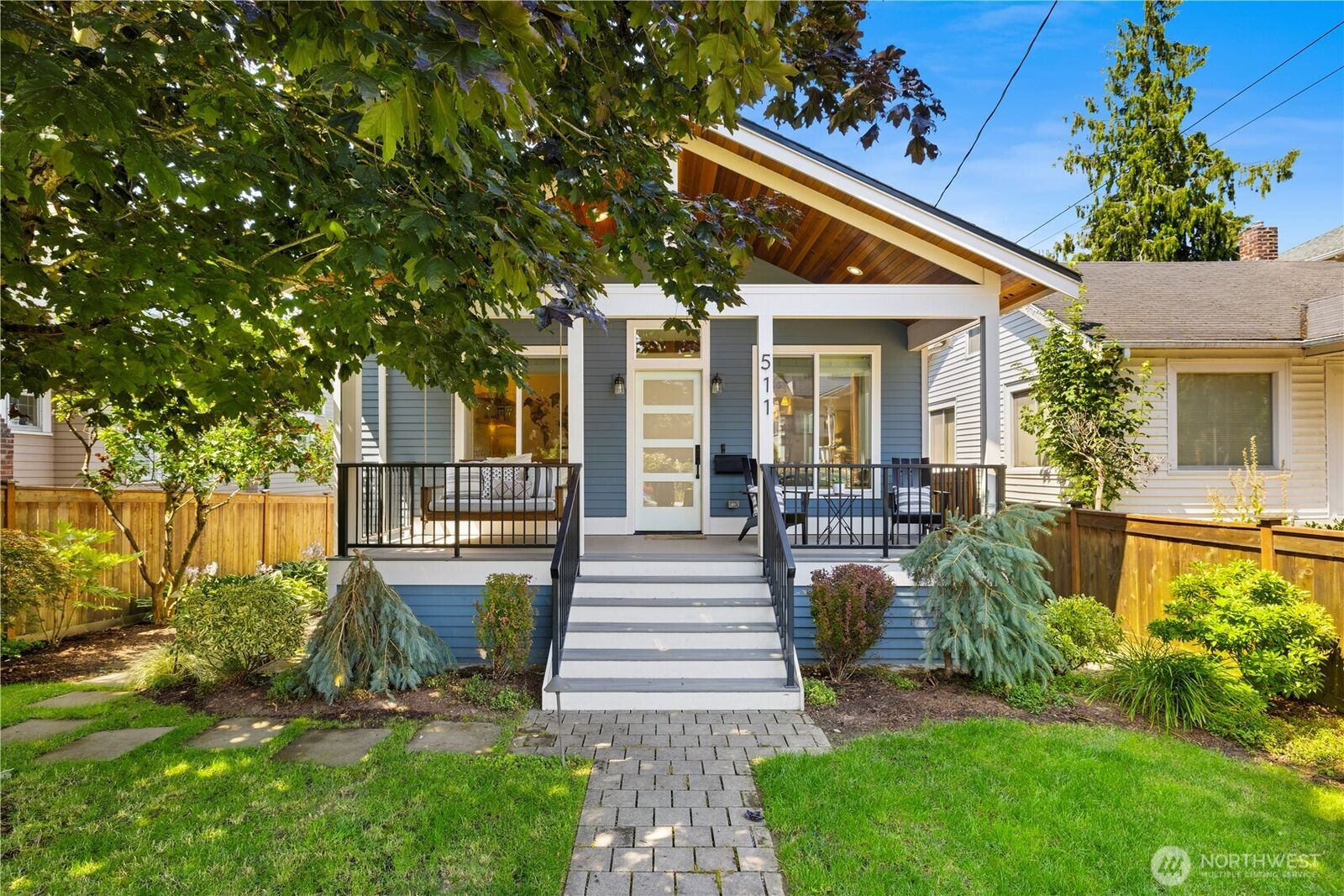 Property Photo:  511  21st Avenue E  WA 98112 