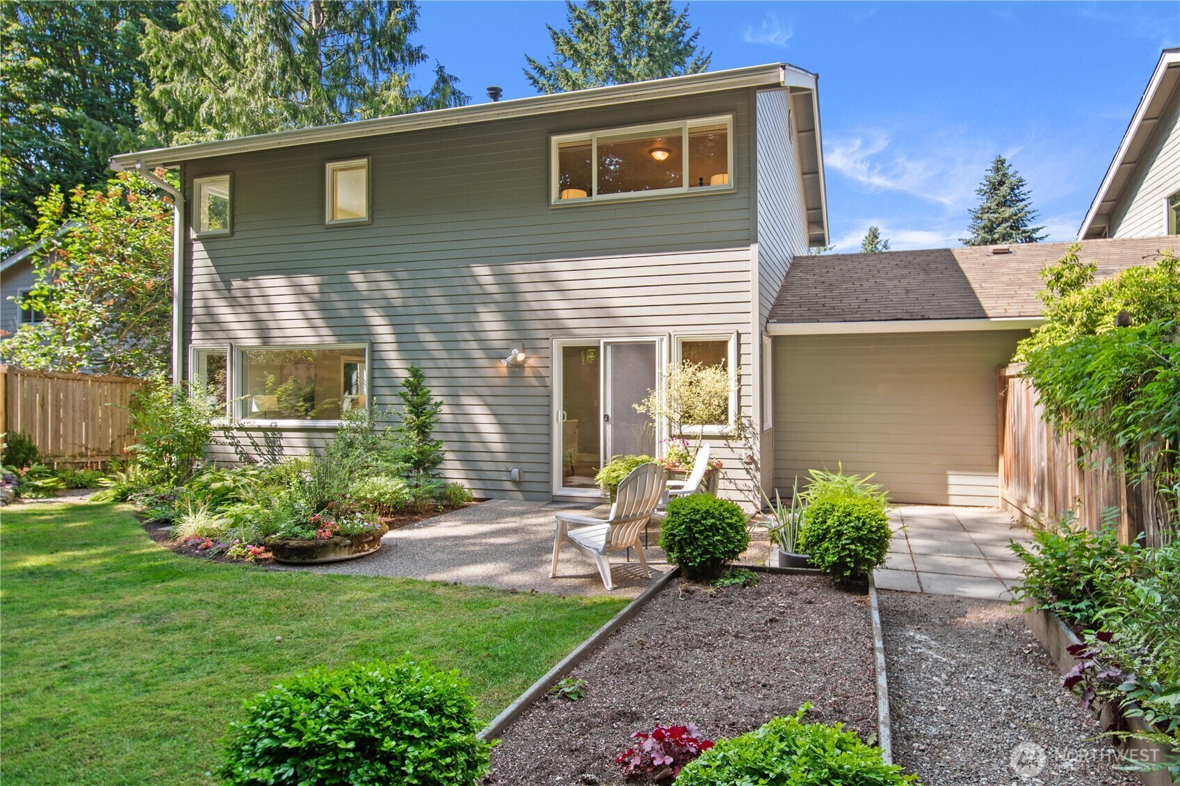 Property Photo:  8912  238th Street SW 6  WA 98026 
