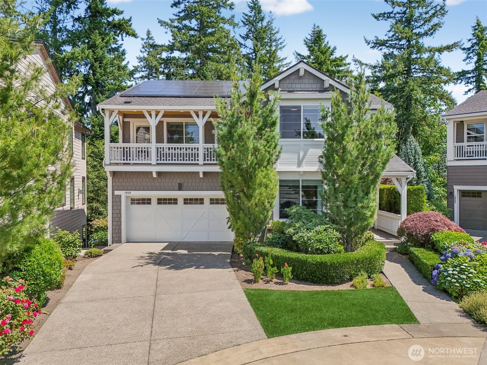 Property Photo: 1059 Pine Crest Cir NE WA 98029