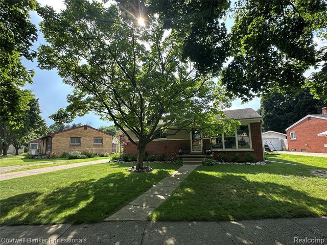 Property Photo: 661 Lincoln Street MI 48446