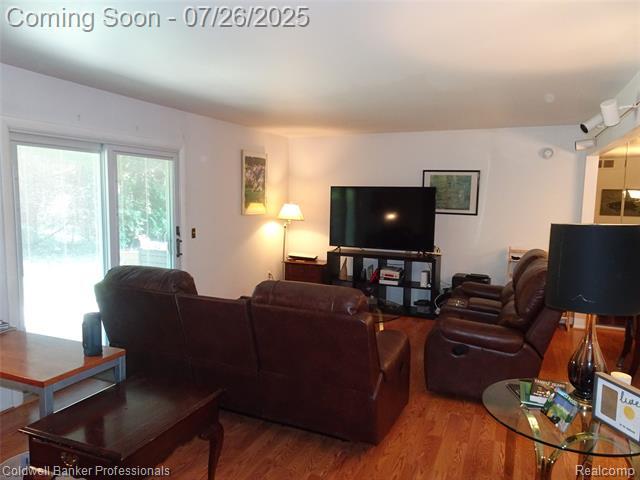 Property Photo: 1194 Rolling Hills Drive MI 48302