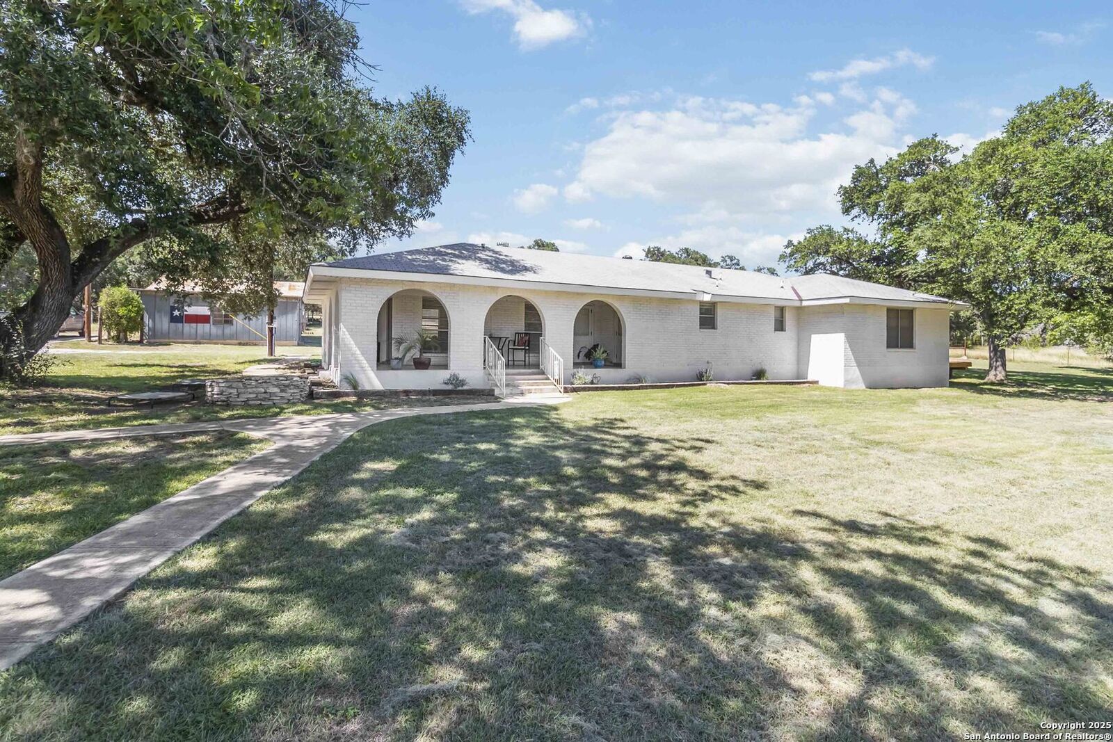 Property Photo:  10406 Park Road 37  TX 78063 