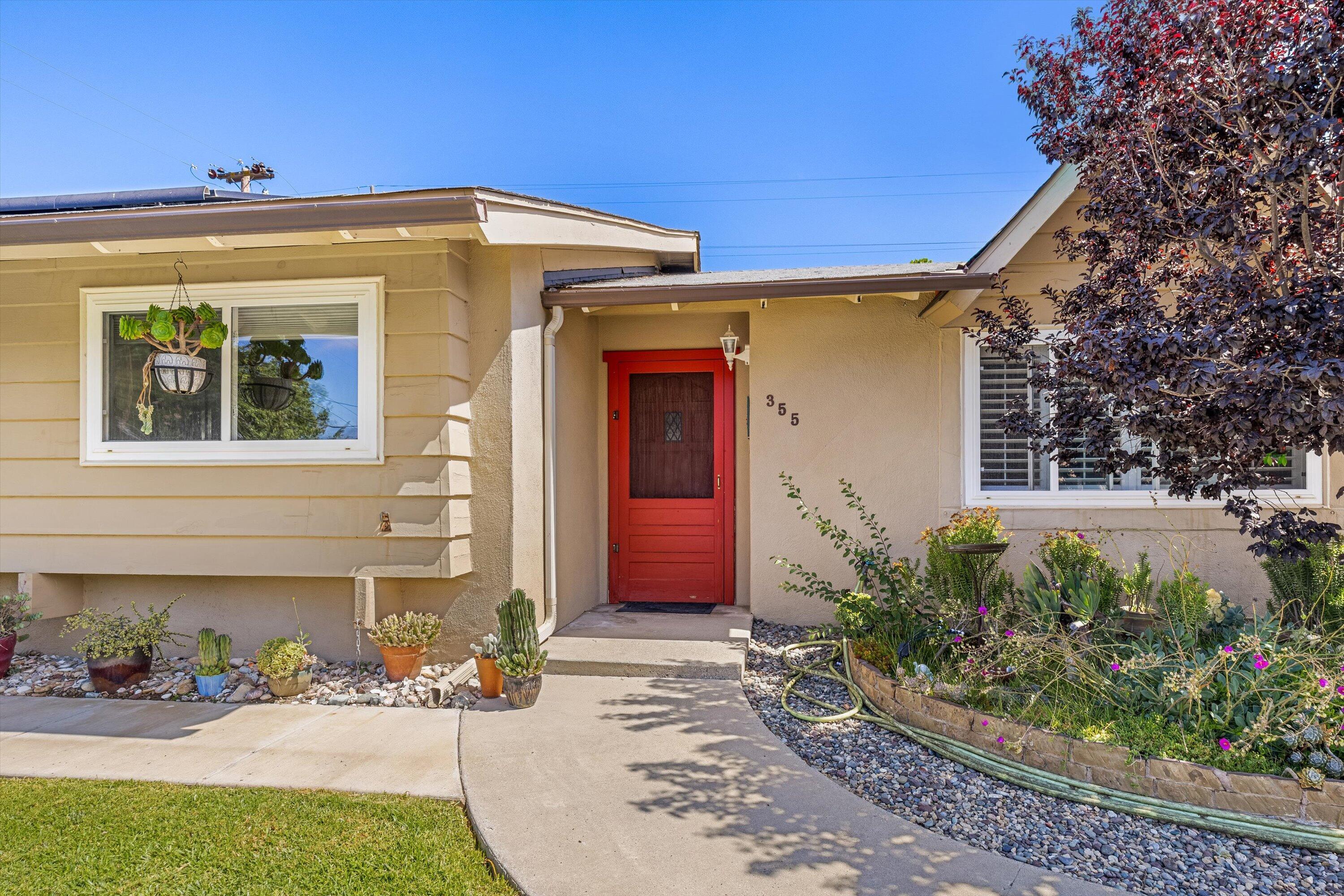 Property Photo:  355 Glennora Way  CA 93427 
