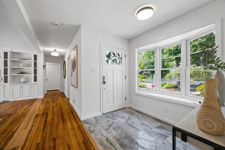 Property Photo:  1711 Guinda Street  CA 94303 