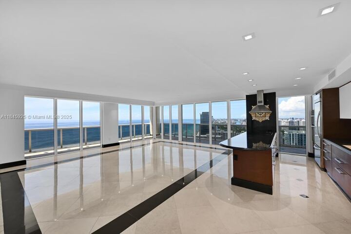 Property Photo:  1850 S Ocean Dr 4204  FL 33009 