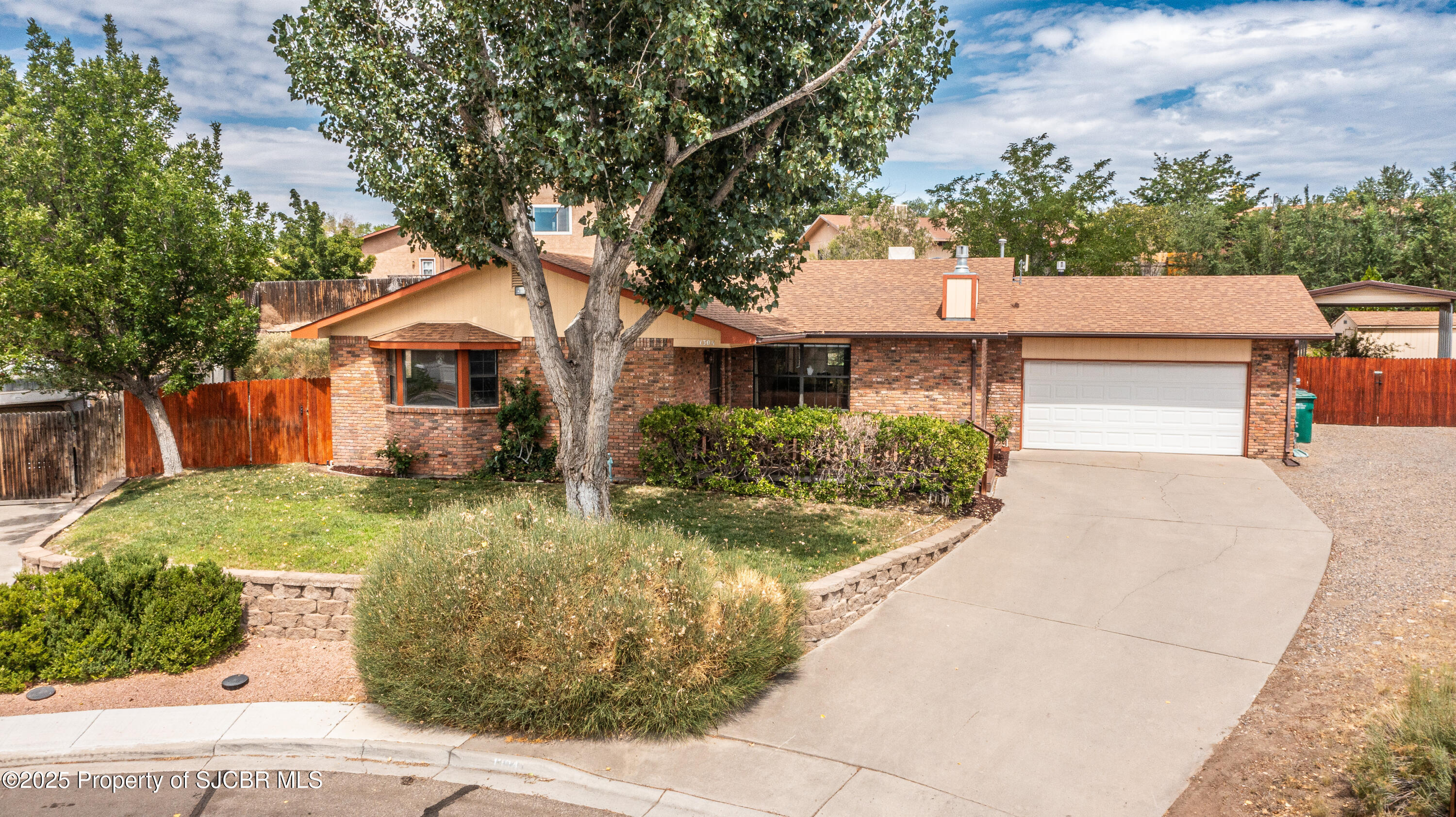 Property Photo: 1304 E 33rd Street NM 87401