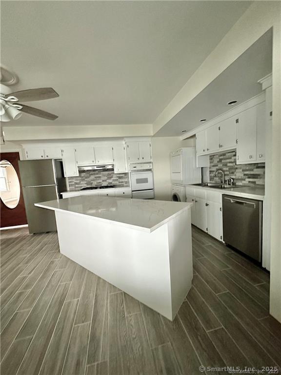 Property Photo: 82 Cove Street 2nd Fl CT 06512