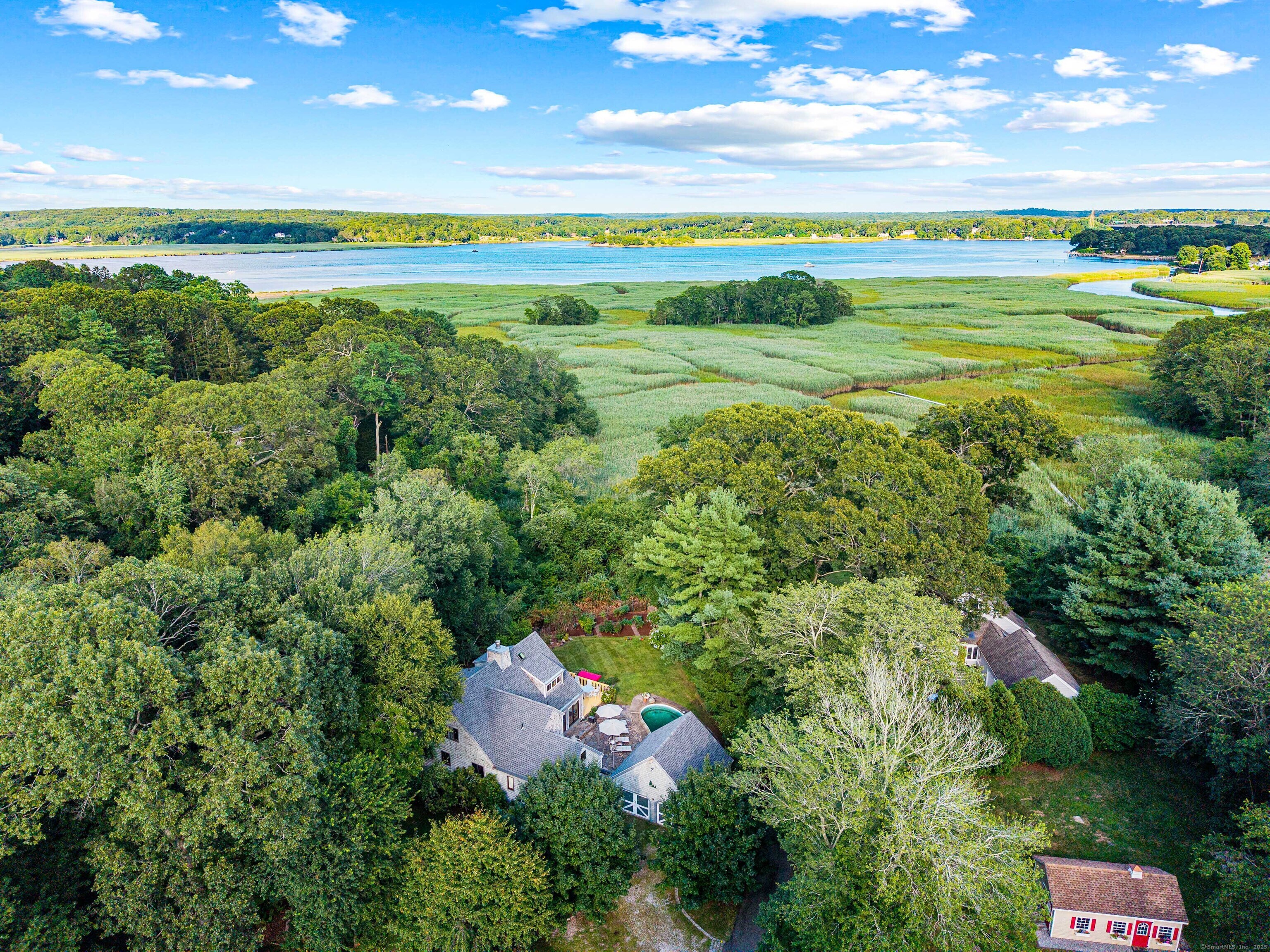 Property Photo:  96 Ayers Point Road  CT 06475 