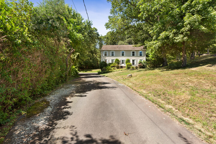 Property Photo:  15 Blue Ridge Lane  CT 06473 