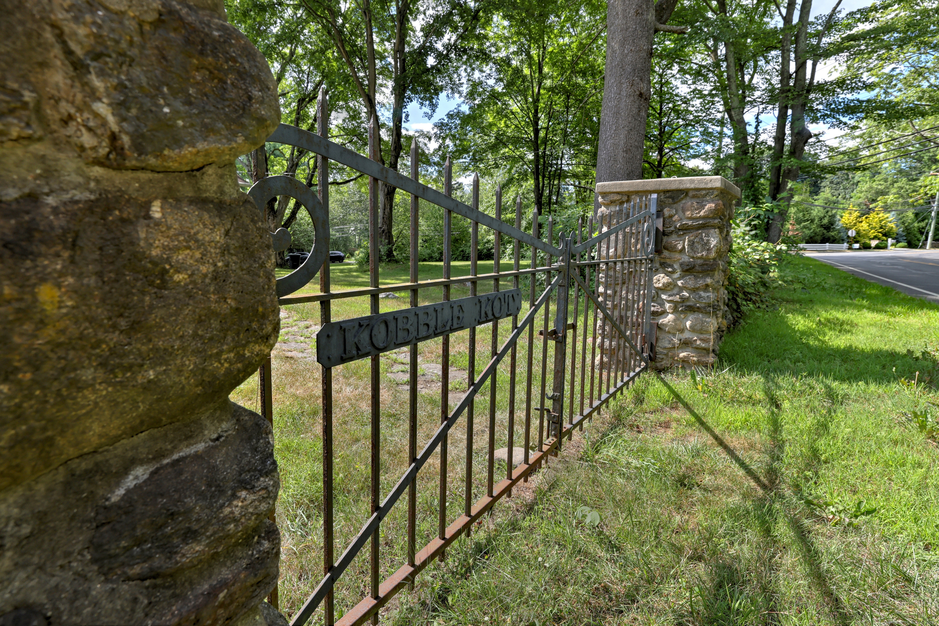 Property Photo:  1209 Daniels Farm Road  CT 06611 