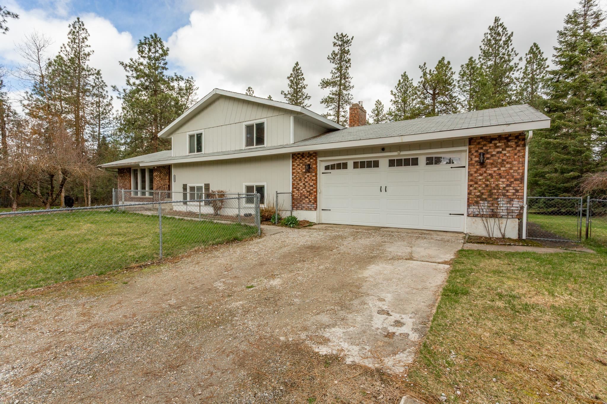 Property Photo: 3425 E Denison Chattaroy Rd WA 99003
