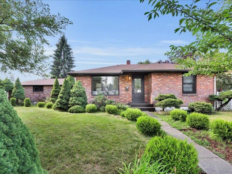 Property Photo: 3805 W Queen Ave WA 99205