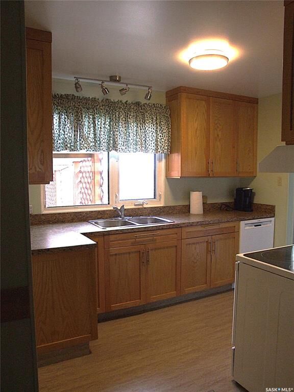Property Photo: 424 Pacific Drive SK S0N 0H0