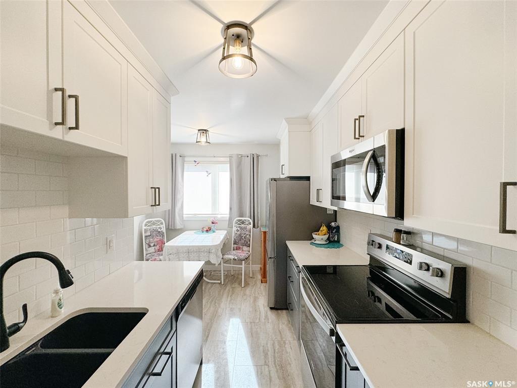 Property Photo: 330 Haight Crescent 4 SK S7H 4V9