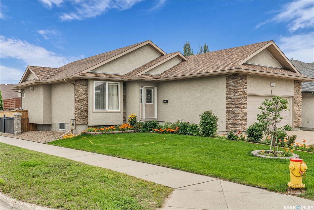 250 Robertson Cove  Saskatoon SK S7T 0E6 photo