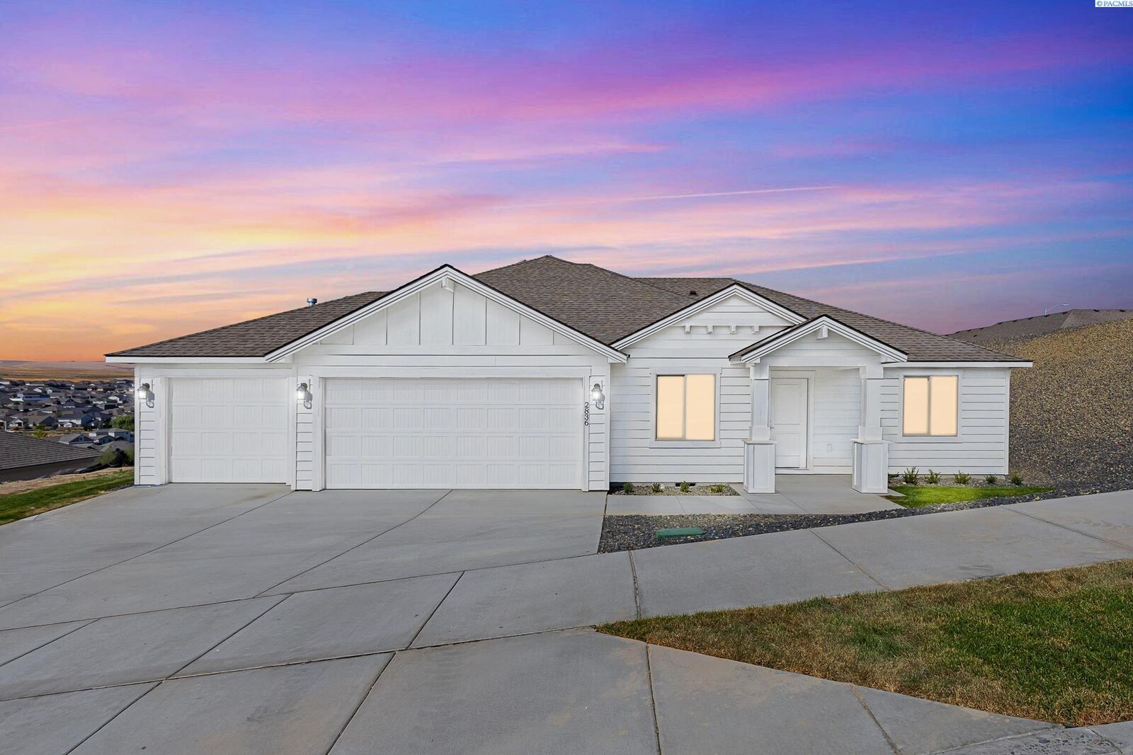 Property Photo: 2836 S Osborne St WA 99338