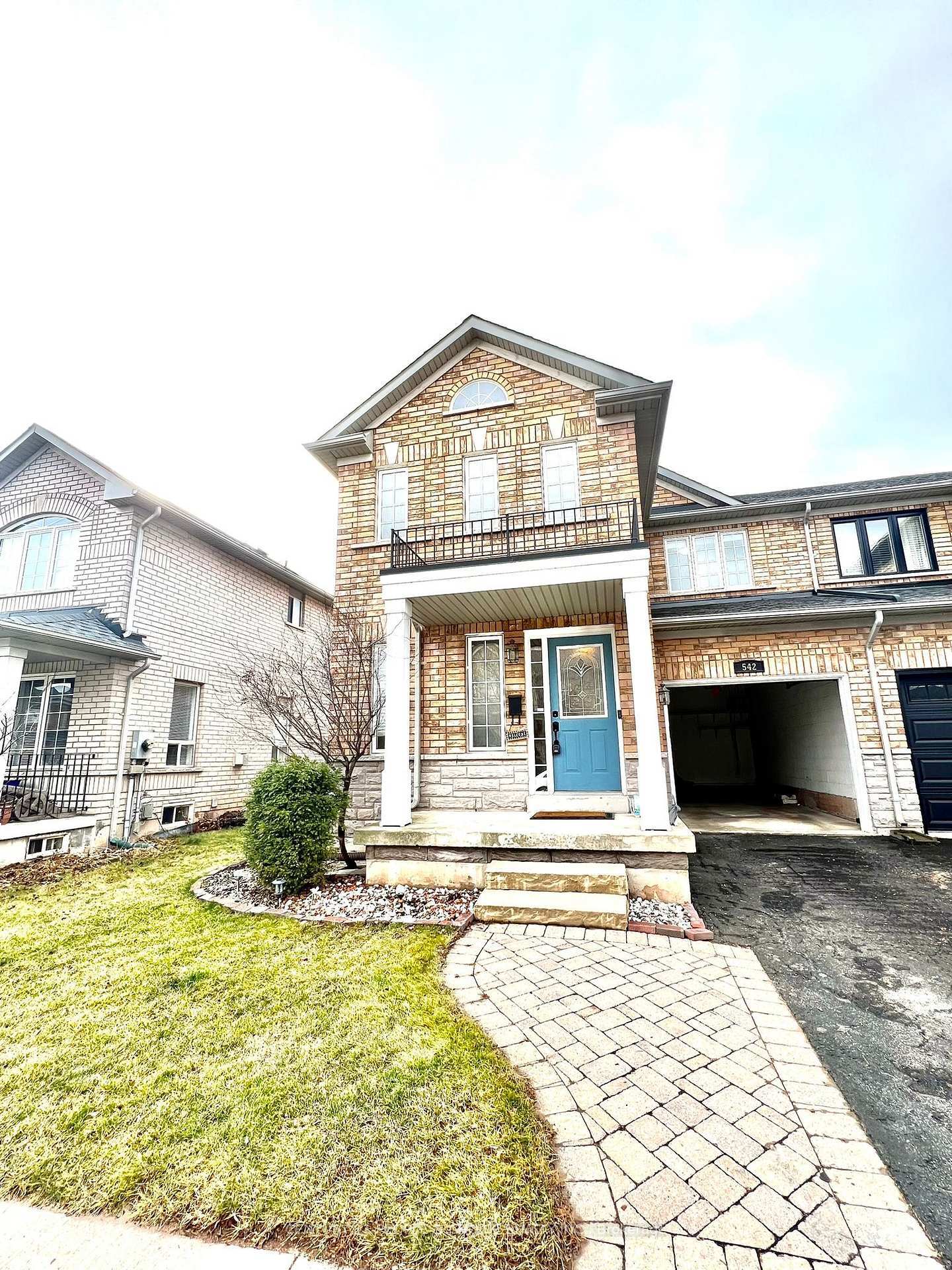 Photo de la propriété: 542 Delphine Drive ON L7L 6W7