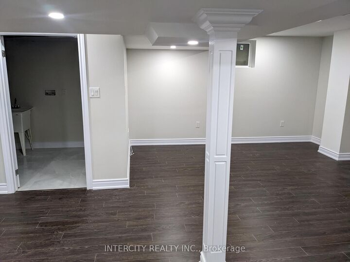 Property Photo: 8 McCourt Drive ON L1Z 0S3