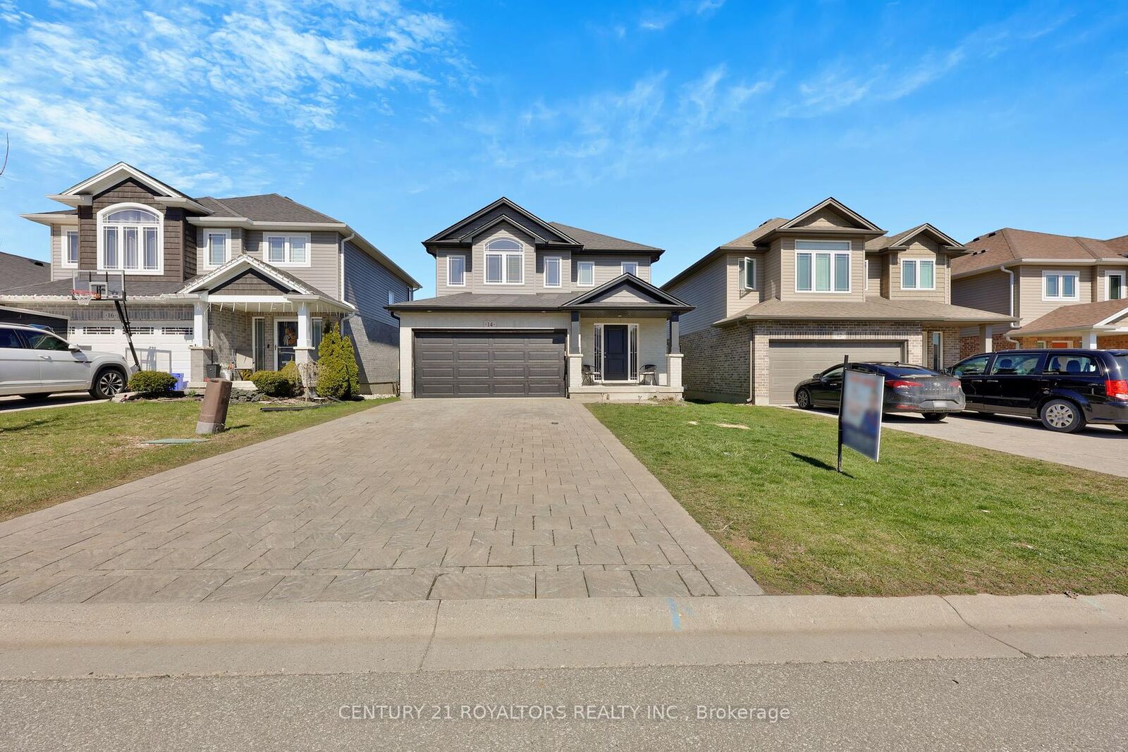 Property Photo:  14 Chamberlain Avenue  ON N5C 0C6 