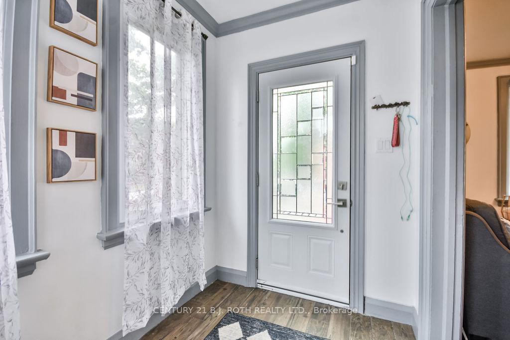 Property Photo:  15 Thomson Street  ON L4N 1X4 